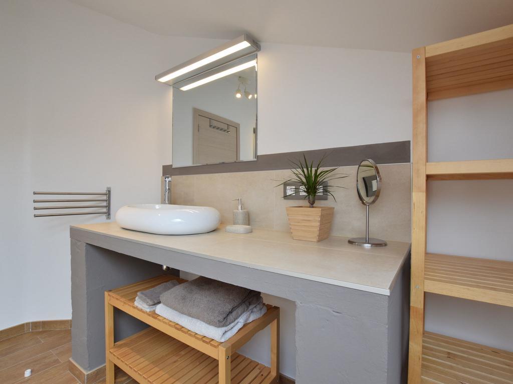 Modern Holiday Home In Bastogne With Fenced Garden 外观 照片